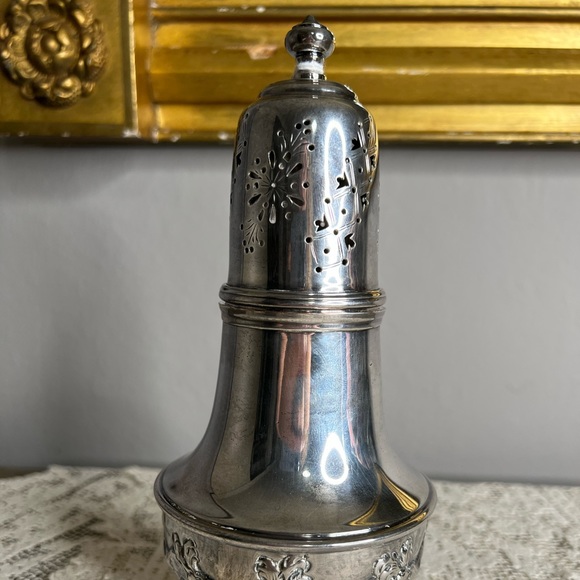 Vintage Silverplate Sugar Shaker Made In England (not “the uk”) - Picture 4 of 4